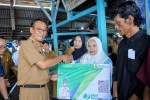 Pastikan Nelayan Tangguh Dan Terlindungi, Walikota Eva Dwiana Salurkan Premi Asuransi Ketenagakerjaan