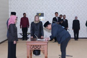 Rektor Lantik Dan Ambil Sumpah Jabatan Fungsional