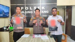 Peras Perangkat Desa Modus Ancam Viral, Dua Oknum Ngaku Wartawan Di Lamsel Ditangkap