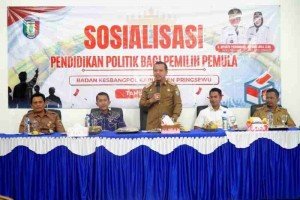 Bupati Riyanto Pamungkas Buka Sosialisasi Pendidikan Politik Bagi Pemilih Pemula