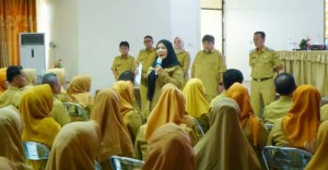 Pesan Bunda Eva Untuk Kepala Sekolah: Jadilah Pemimpin Yang Mencetak Generasi Unggul