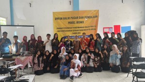 Dosen Dan Mahasiswa IIB Darmajaya Latih Siswa Penerima PPKK SMKN 9 Bandarlampung