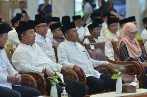 Danrem 043/Gatam Hadiri Peringatan Nuzulul Qur'an 1445 H Bersama Gubernur Dan Forkopimda Prov Lampung