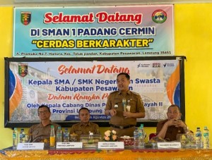 Percepat Program Gubernur, Thomas Amirico Gelar Pembinaan Kepala Sekolah SMA/SMK Wilayah II