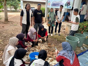 Mahasiswa Itera Ubah Nilai Tambah Singkong Jadi Mie Mocaf Lewat Sekolah Perempuan KWT Desa Sriwedari