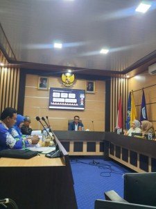 Bupati Lambar Parosil Mabsus Raih Nilai A Dalam Semhas Tesis Magister Administrasi Pendidikan FKIP