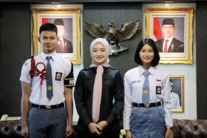 Pemprov Lampung Beri Motivasi Dan Semangat Kepada Dua Paskibraka  Nasional Lampung: M. Gaalieb Al Gifari Dan Ni Made Ira Puspa Nandini